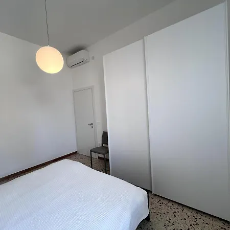 Apartment Elegant 2-suite Residence, Near The Thermal Baths *