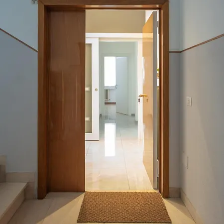 Elegant 2-suite Residence, Near The Thermal Baths Apartmán *