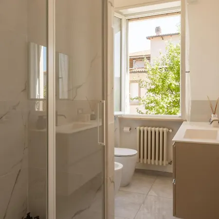 Elegant 2-suite Residence, Near The Thermal Baths Apartmán