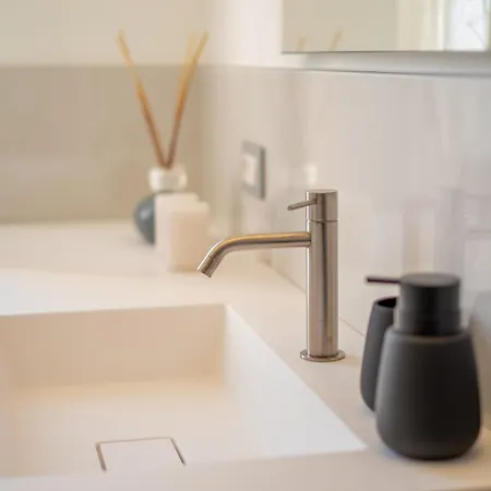 Elegant 2-suite Residence, Near The Thermal Baths Apartman